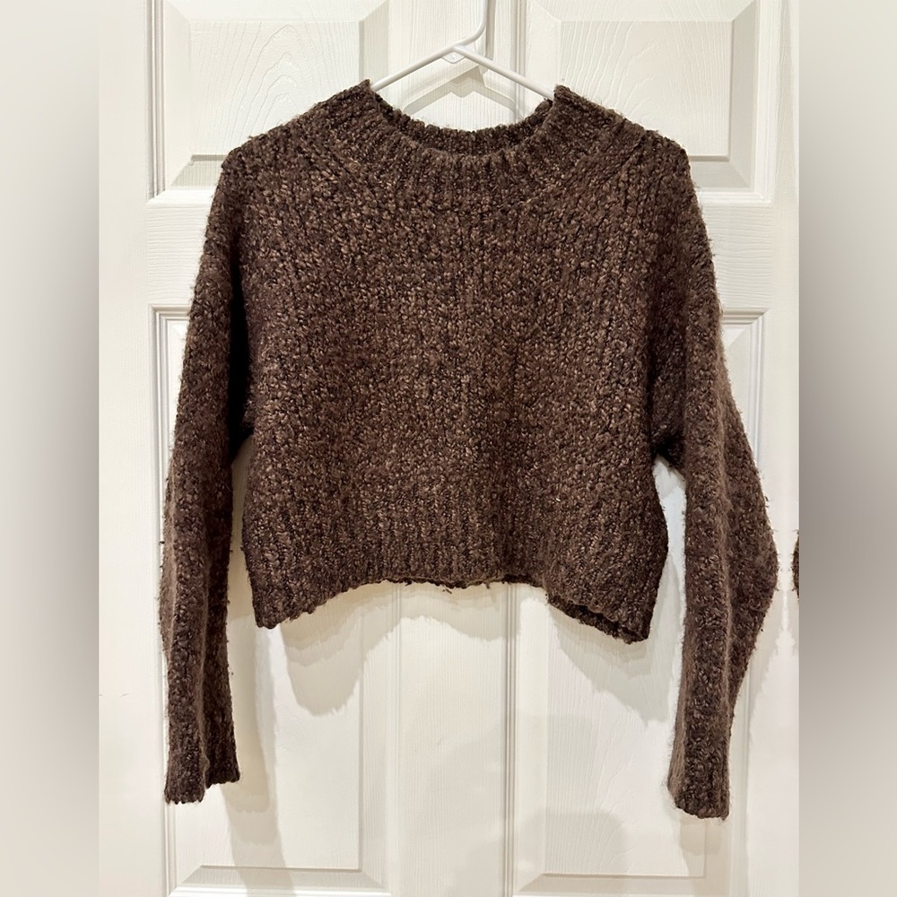 Banana Republic Soffio Boucle sweater in petite xs, length hits at waist